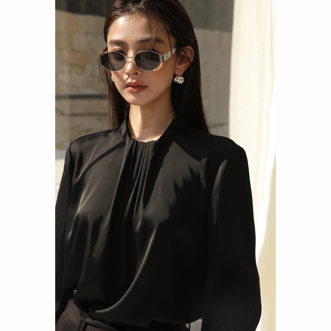 【皎月】慵懒轻盈高级感极简手工褶皱领缎面舒适衬衫女衬衫25春夏