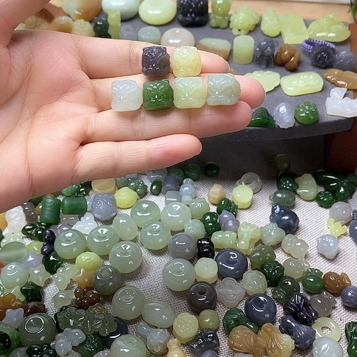 未镶嵌和田玉挂件醒狮98一个多样性发其一