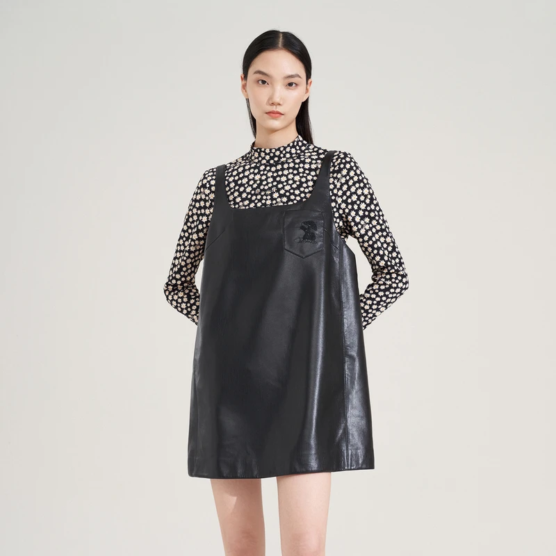 XG雪歌连衣裙XI304020A590吊带皮裙宽松减龄女