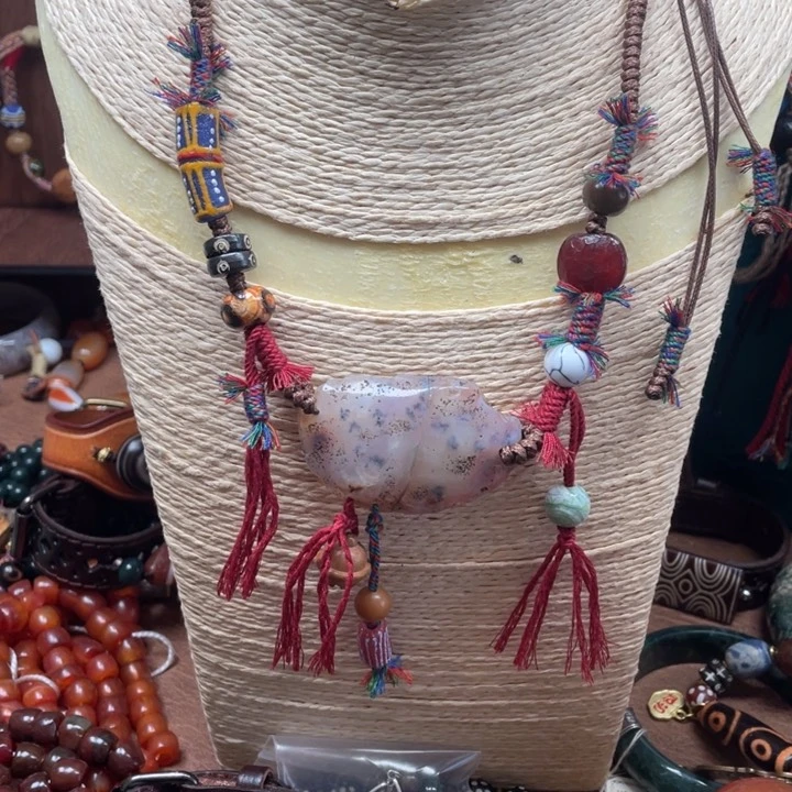 玛瑙/玉髓颈饰未镶嵌