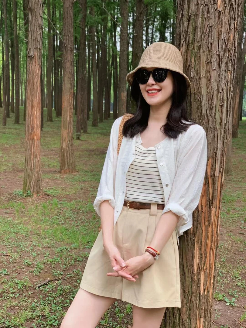 【温柔生长】夏短款修身薄款休闲风衬衫条纹吊带打底高腰卡其色短裤