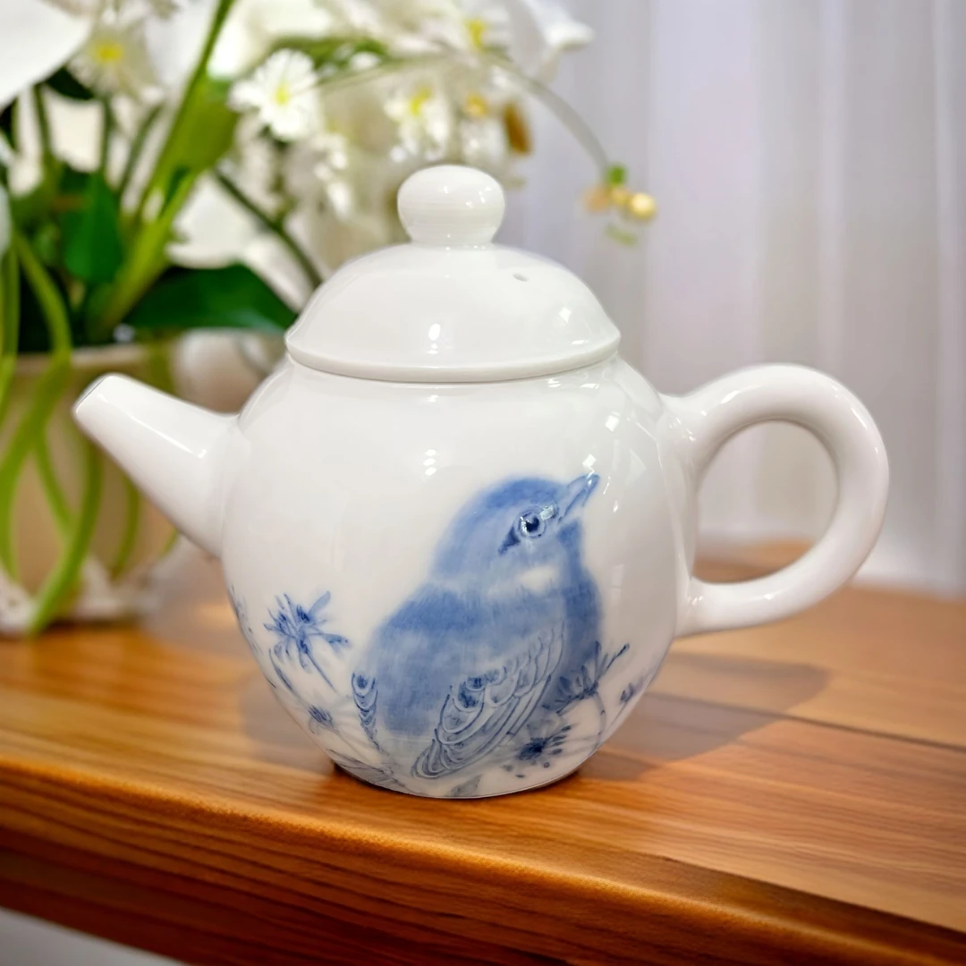 釉下青花陶瓷手绘茶壶