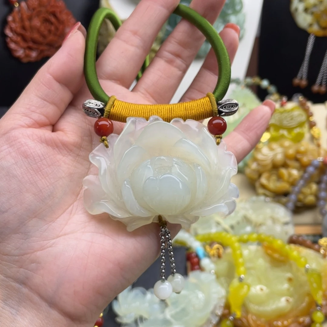 未镶嵌蛇纹石玉颈饰