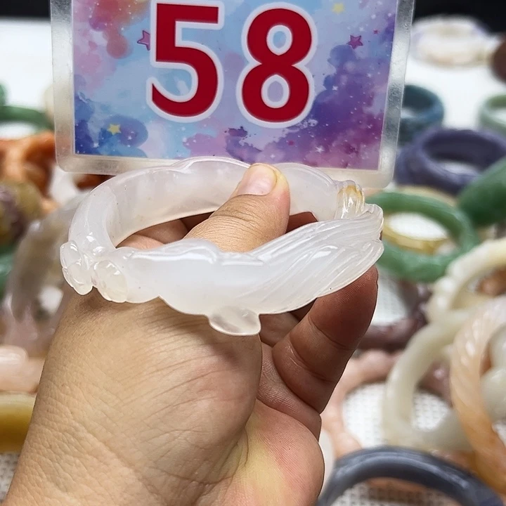 未镶嵌手镯石英岩玉