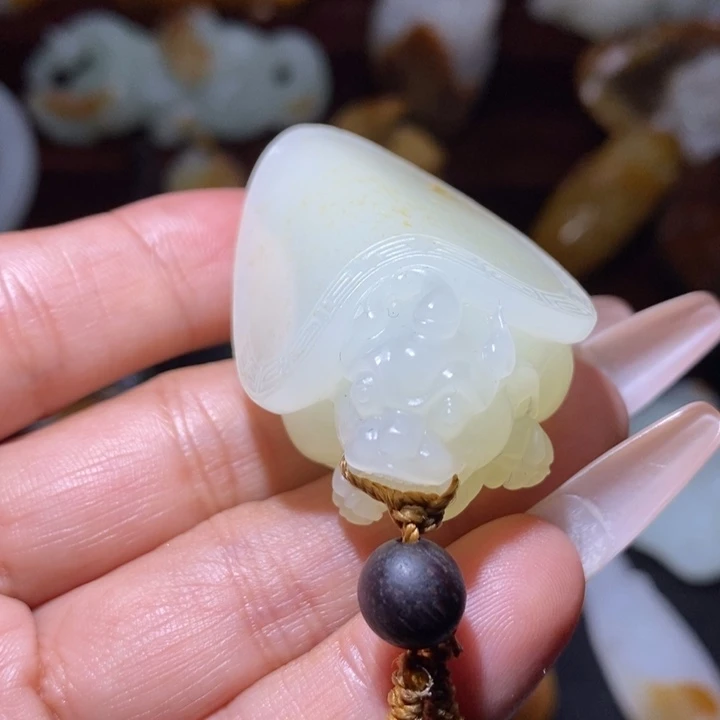 未镶嵌和田玉车挂