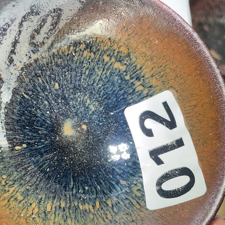 陶瓷马克杯带盖勺的拌饭的时候