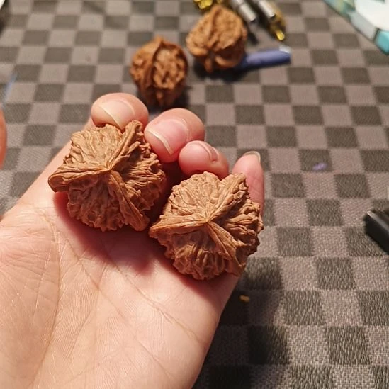 .***.把件文玩核桃盘山文玩核桃三棱微修