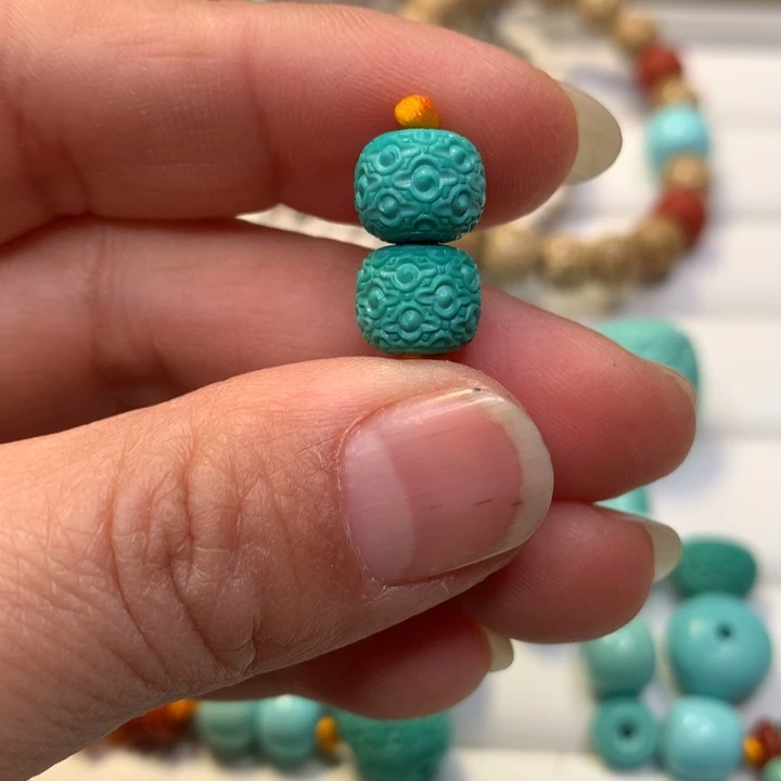 绿松石未镶嵌颈饰