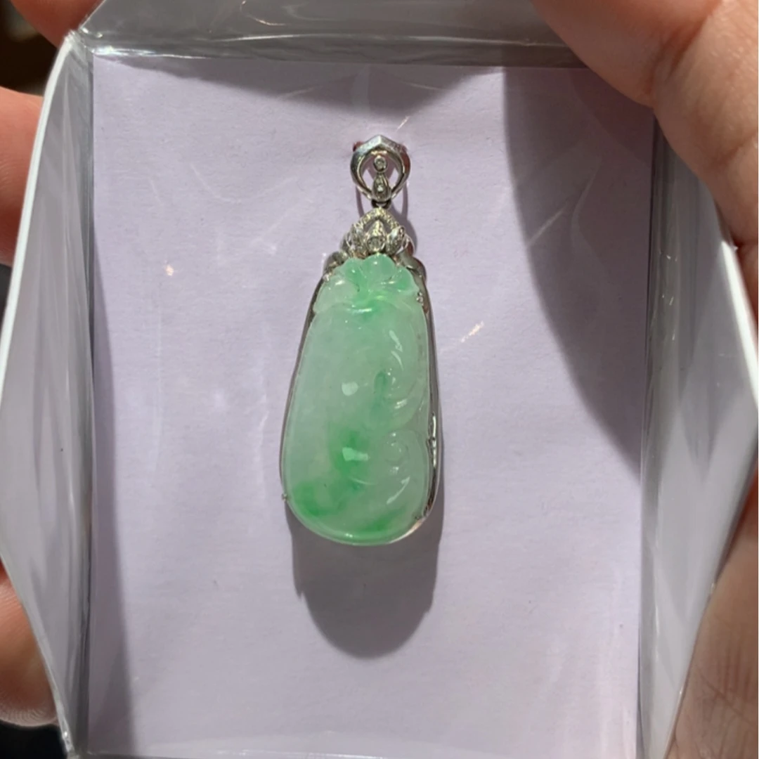 【闪购商品】翡翠颈饰18K金镶嵌翡翠首饰