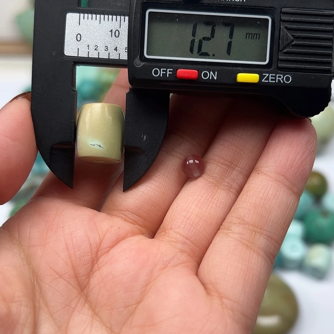 南红玛瑙未镶嵌珠宝奇石