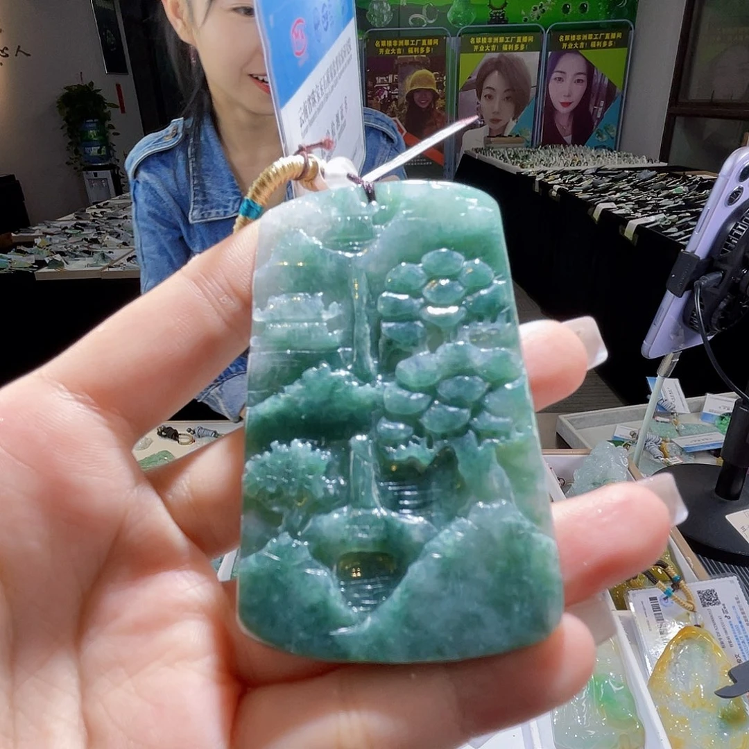 颈饰未镶嵌翡翠一个
