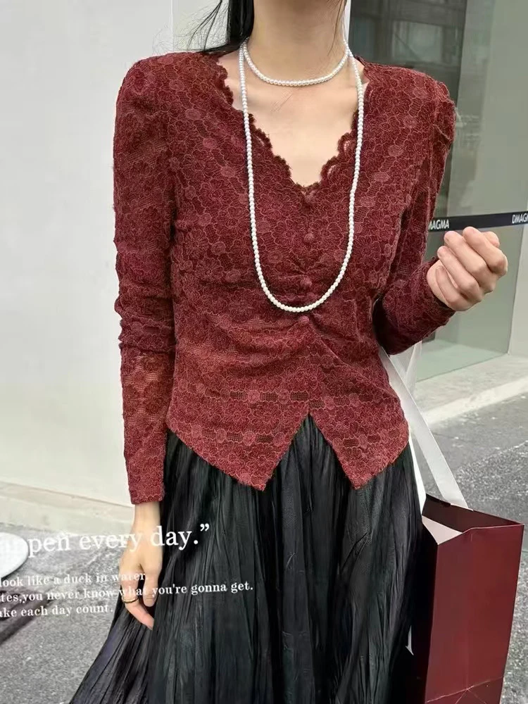 〔怡怡家〕显瘦百搭性感蕾丝烧花V领百搭上衣8115