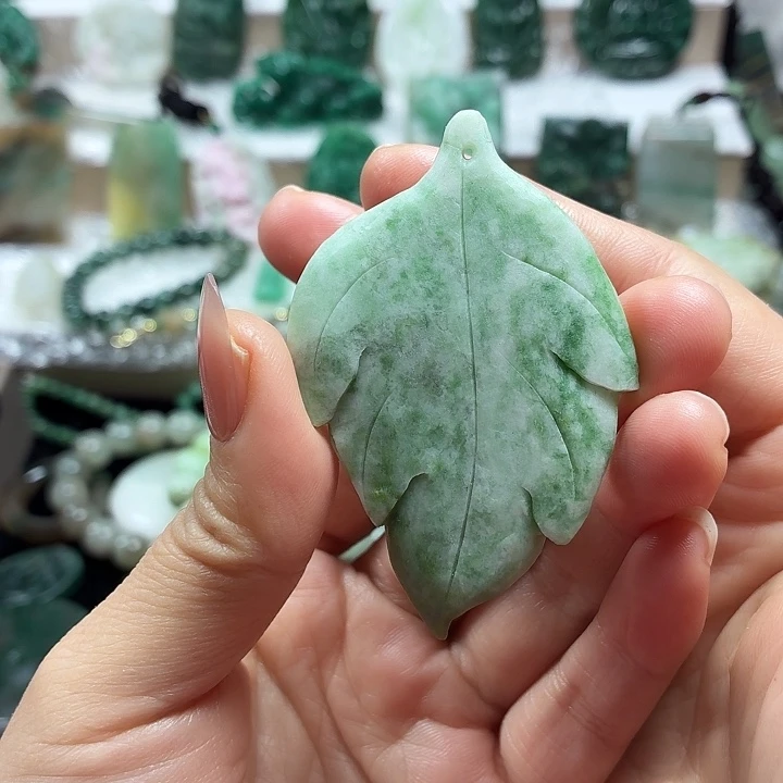 独山玉未镶嵌吊坠