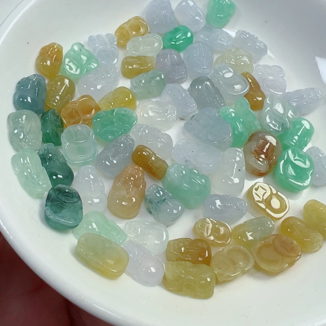 翡翠散珠貔貅一个