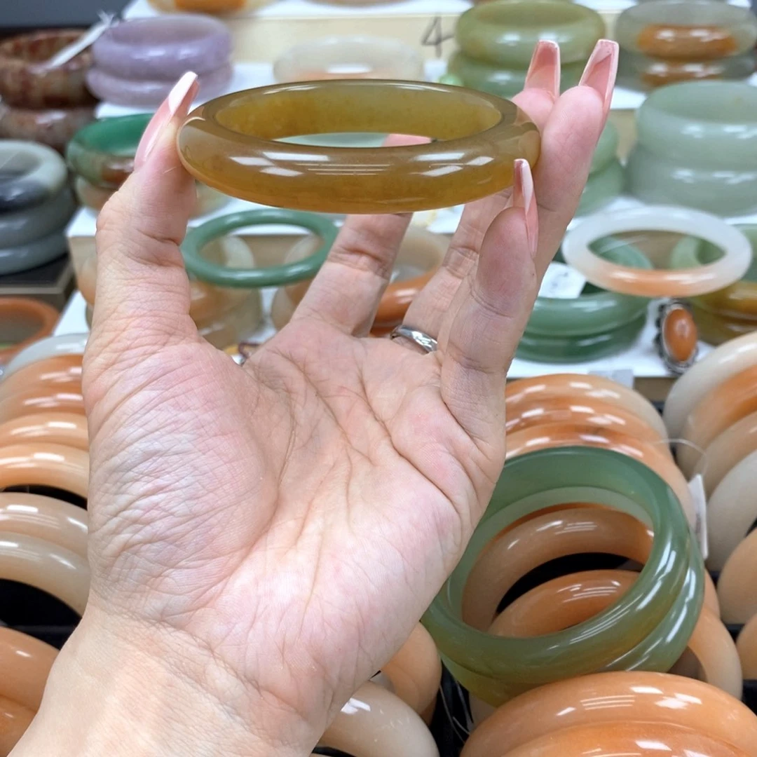 石英质玉手镯未镶嵌R****)