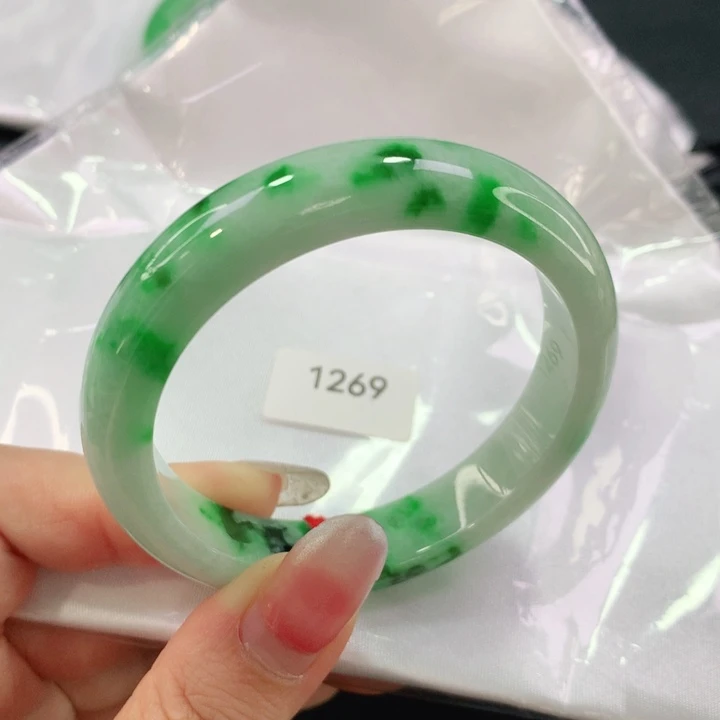 翡翠手镯未镶嵌03。