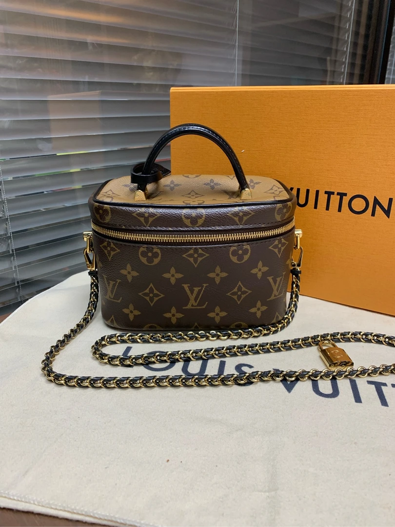 99新 LouisVuitton/路易威登 化妆盒手提包时尚百搭