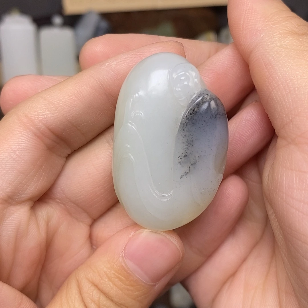 悠***登和田玉未镶嵌颈饰