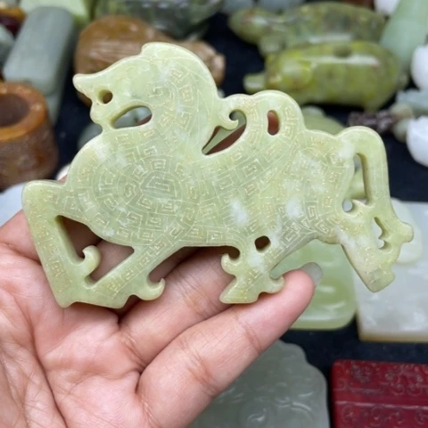 蛇纹石玉未镶嵌颈饰92