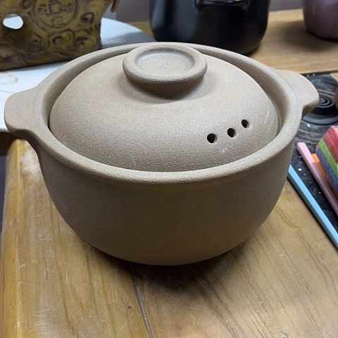 微瑕，明火，口径19高9约1.5L，有气泡，