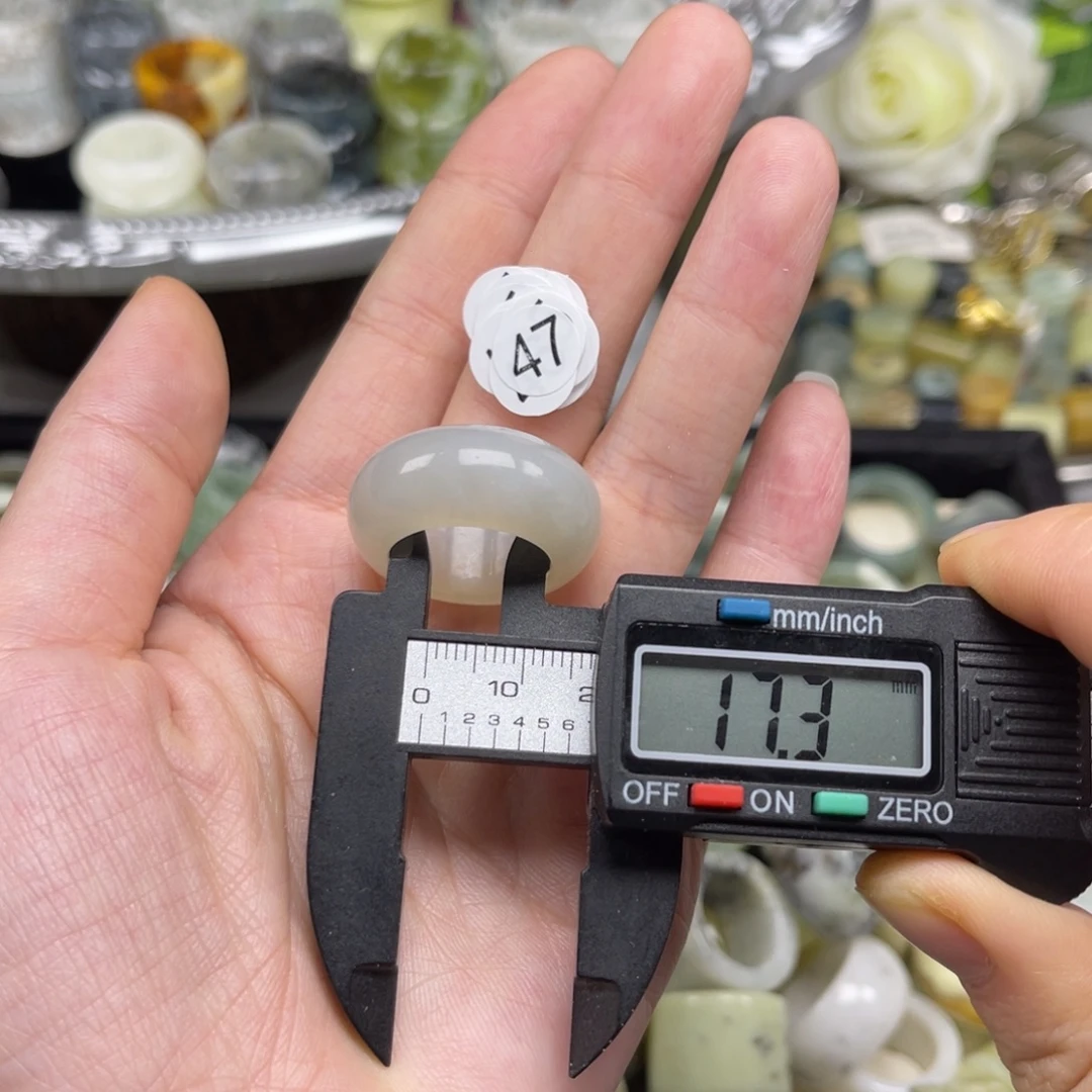 蛇纹石玉未镶嵌戒指