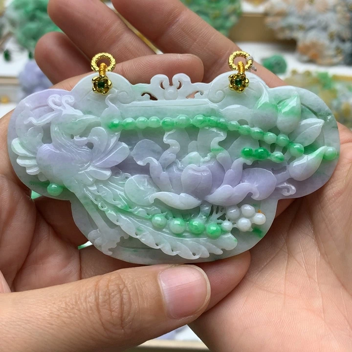 翡翠颈饰未镶嵌翡翠