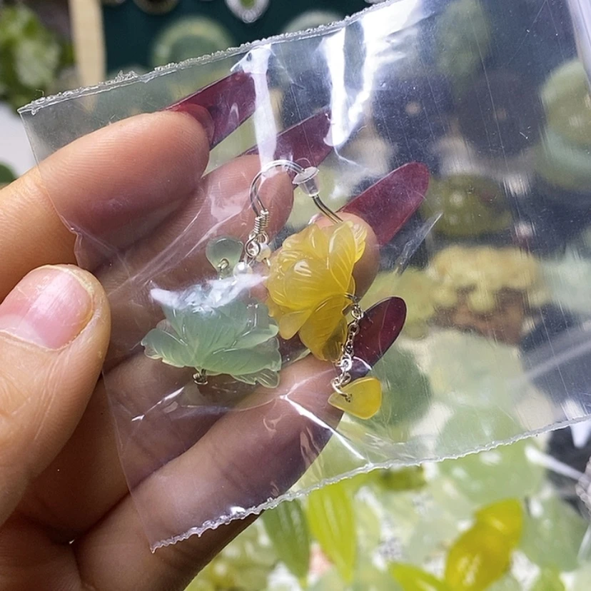 【闪购商品】蛇纹石玉颈饰未镶嵌温***光