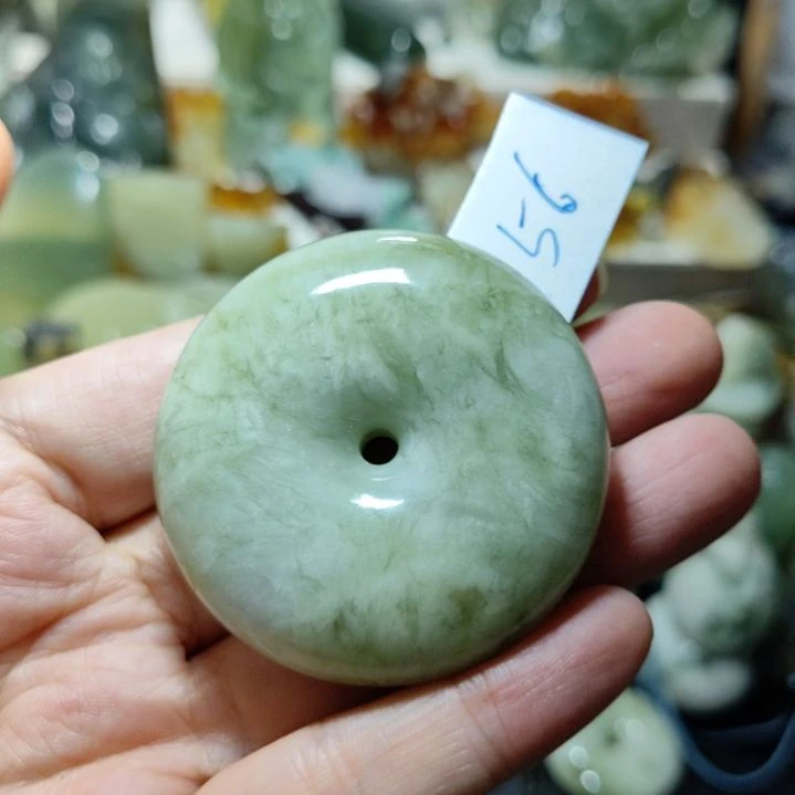 岫玉未镶嵌平安扣