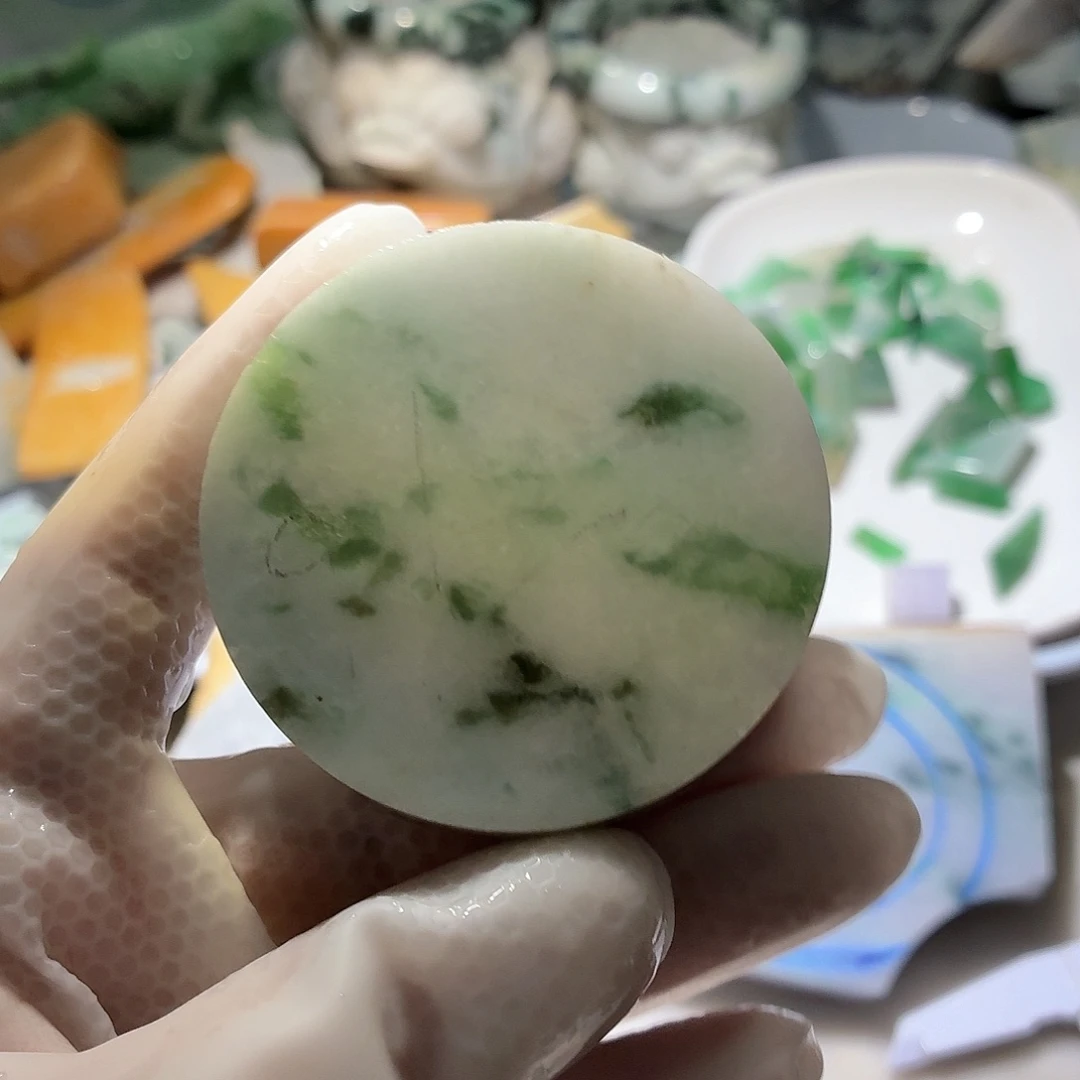 颈饰未镶嵌翡翠边角料