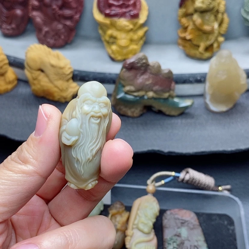 【闪购商品】定制石英质玉吊坠未镶嵌