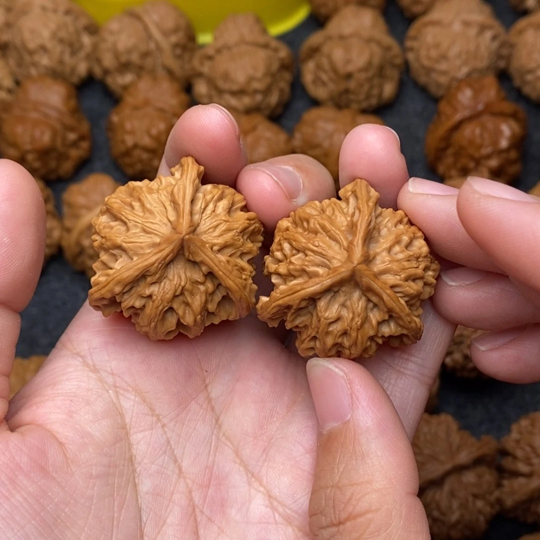 文玩核桃把件最****饭三棱34