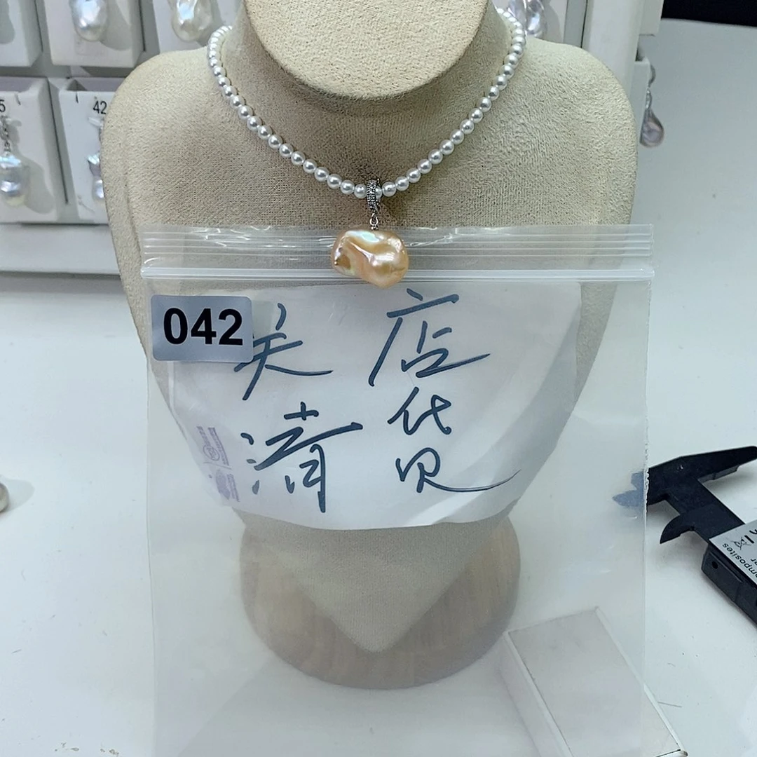 淡水珍珠颈饰合金