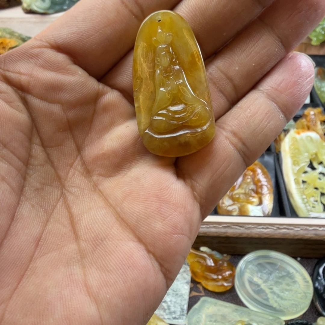 蛇纹石玉未镶嵌颈饰