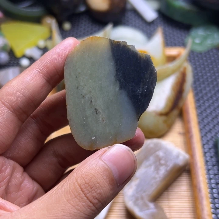 和田玉未镶嵌珠宝半成品