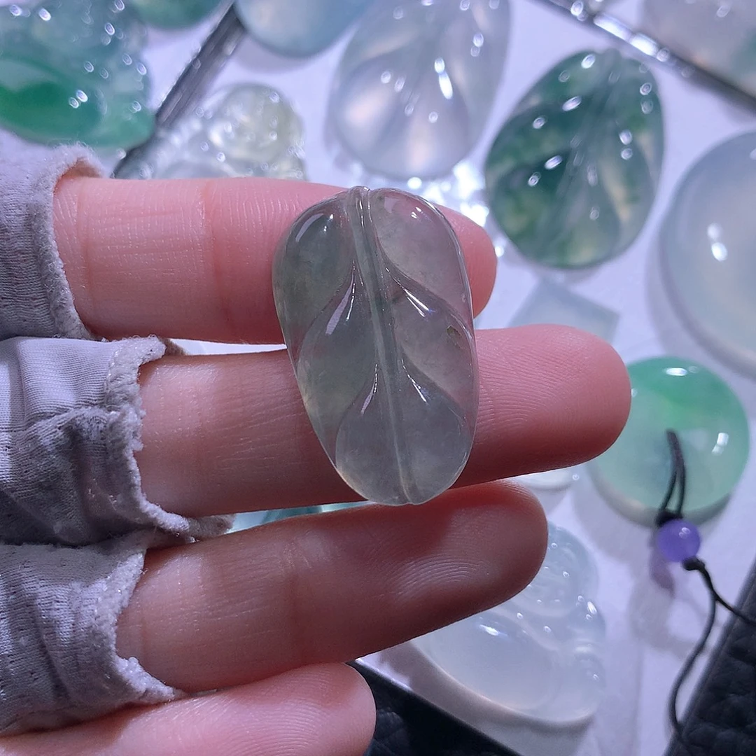 颈饰未镶嵌翡翠叶子