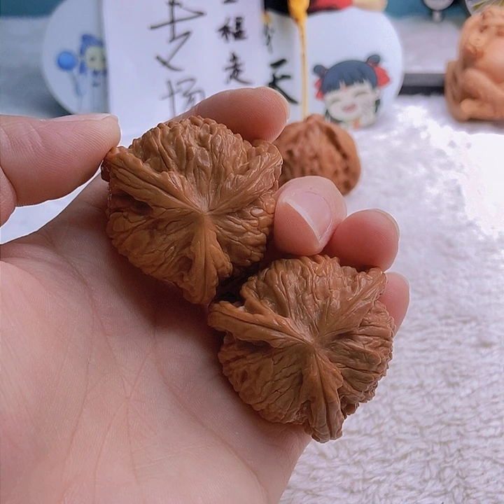 吊坠文玩核桃王**?三棱
