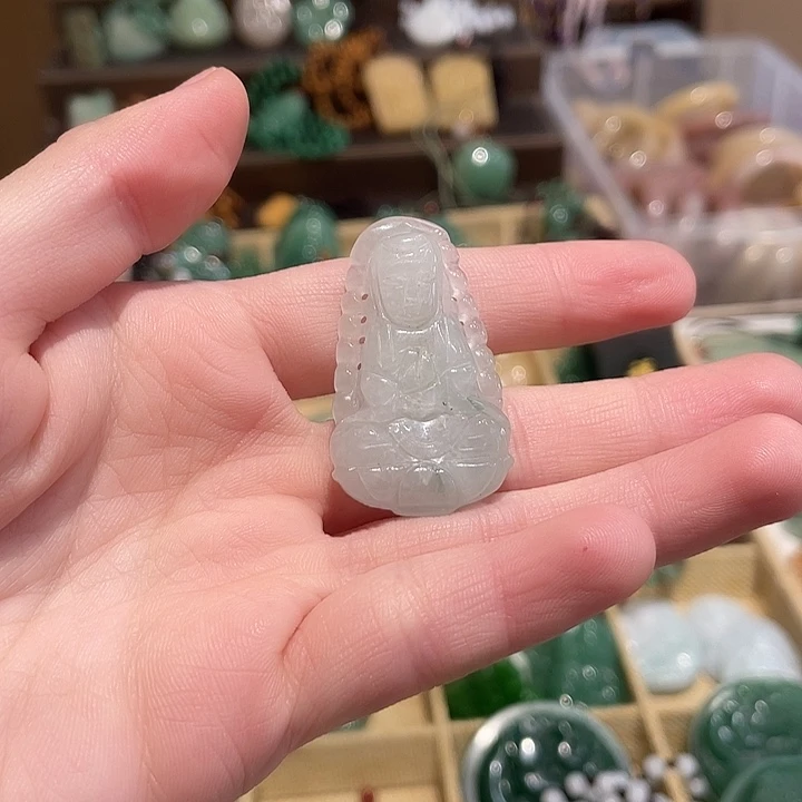 石英质玉未镶嵌颈饰