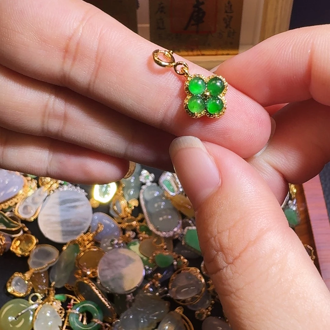 颈饰银S925镶嵌翡翠