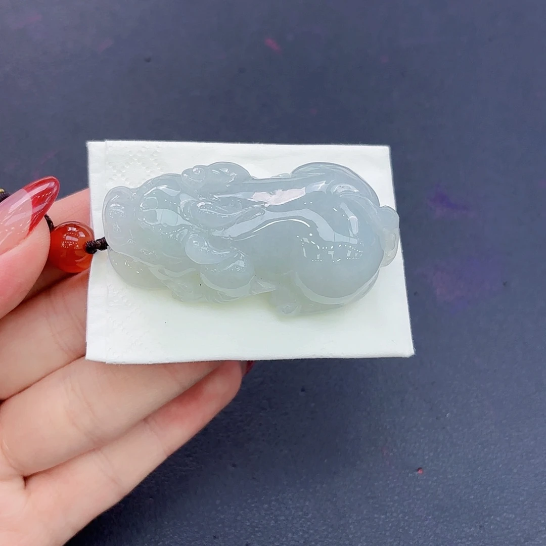 翡翠未镶嵌颈饰貔貅吊坠