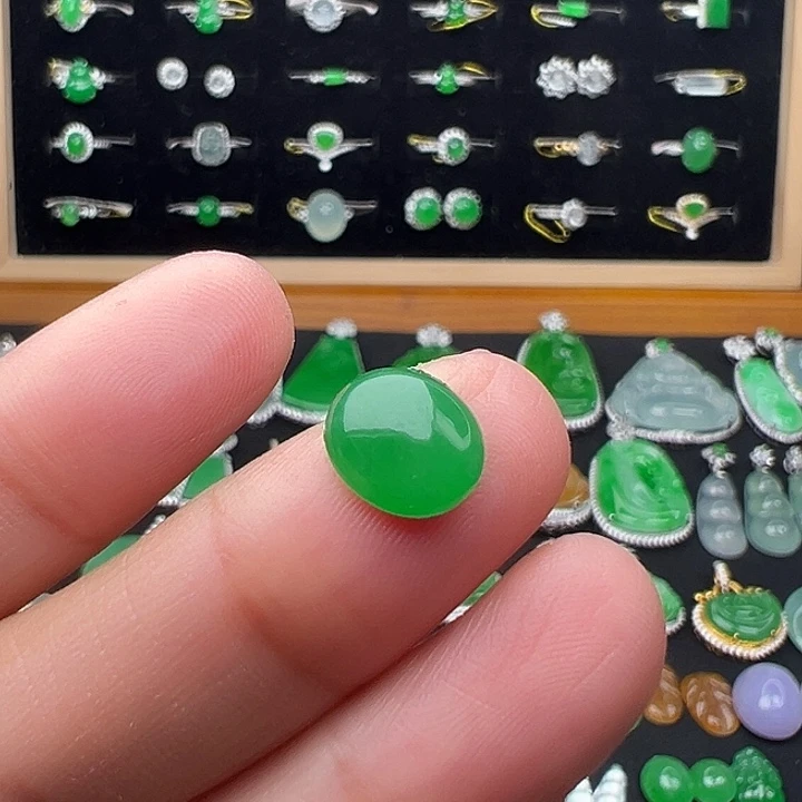 翡翠未镶嵌颈饰蛋9.7