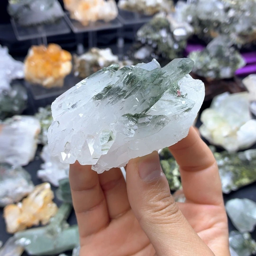 石材超透绿幽晶簇