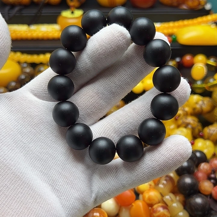 琥珀未镶嵌颈饰蜜蜡