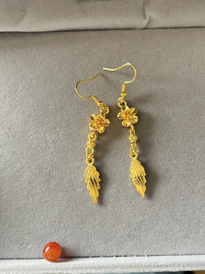 801 精工金色叶子耳钩