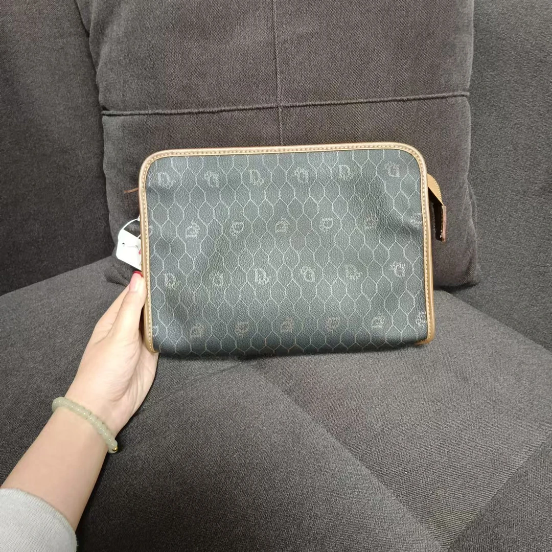 95新 DIOR/迪奥 兔兔奢/迪奥斜挎包/240324036