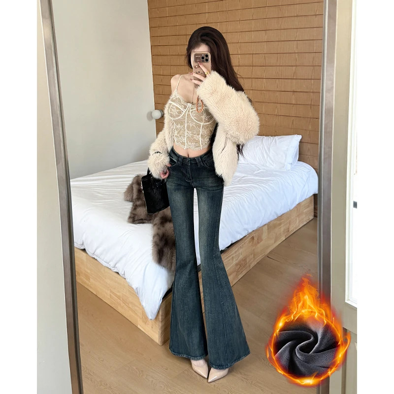 复古蓝水洗压皱高腰修身加绒微喇牛仔裤女2025冬季新款显瘦显腿长