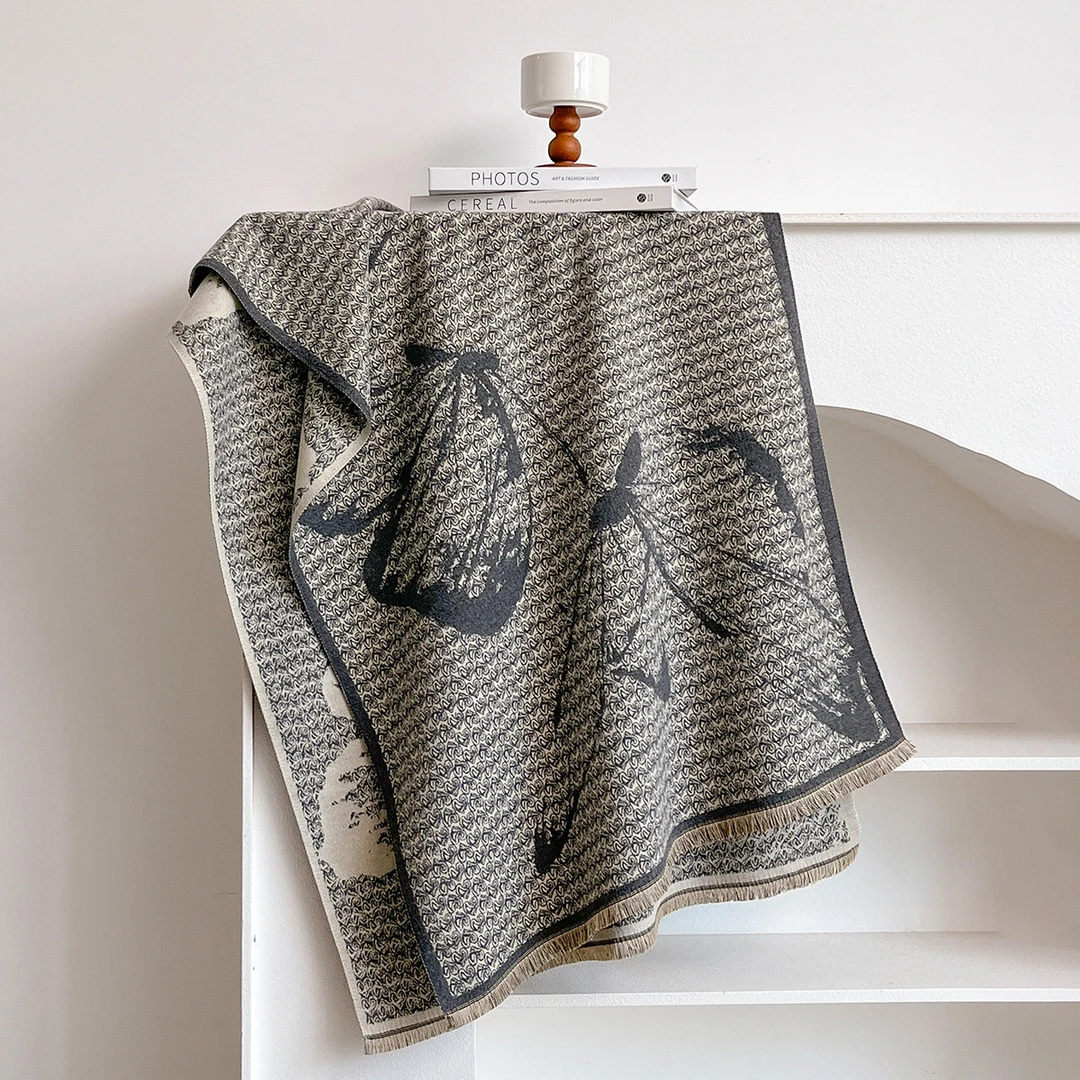 新款仿羊绒蝴蝶女冬季保暖披肩柔软亲肤围脖高级感百搭围巾外贸