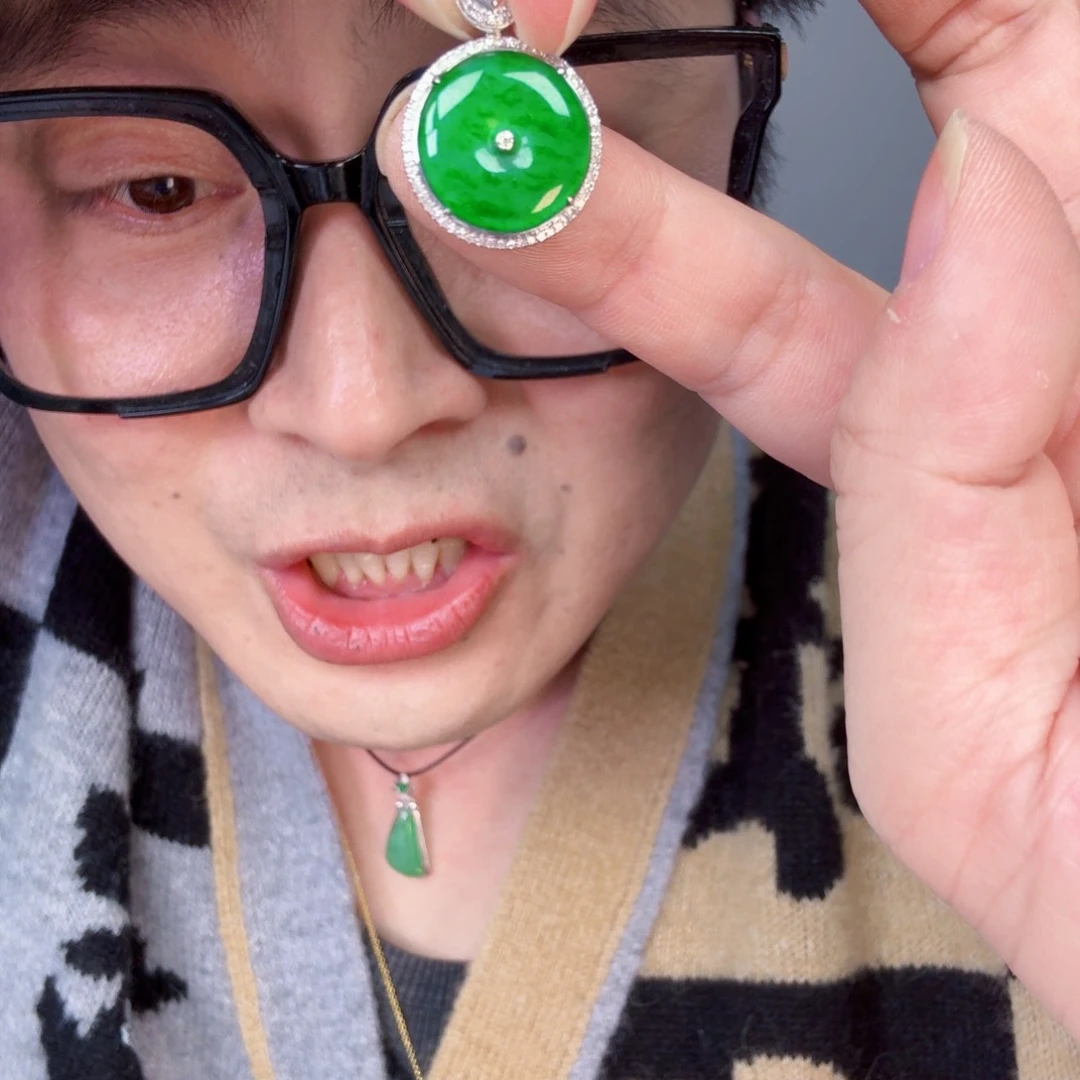 翡翠颈饰18K金镶嵌一个