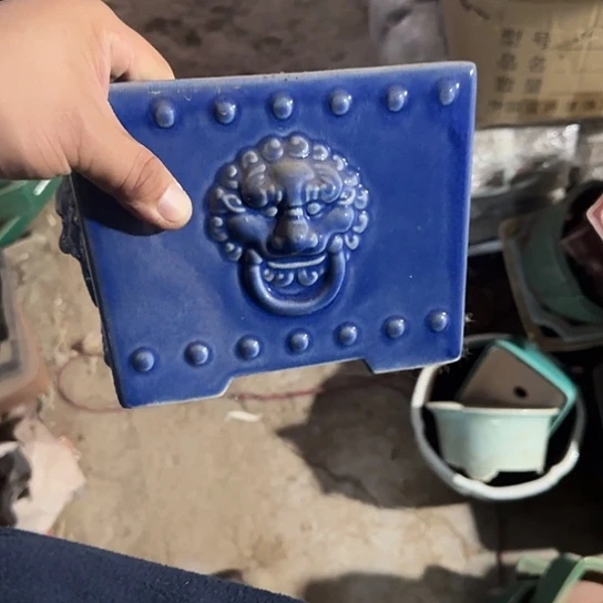 是一个不知名作家与著名导演兼电影演员们之间互相竞争关系