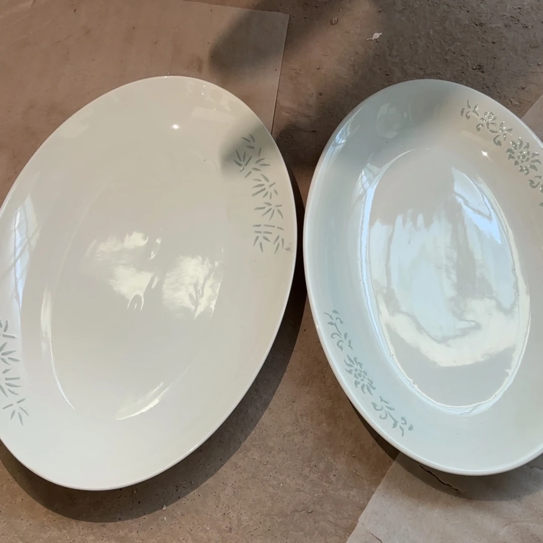 12英寸影青玲珑竹子鱼盘1只➕缠枝莲1只微瑕