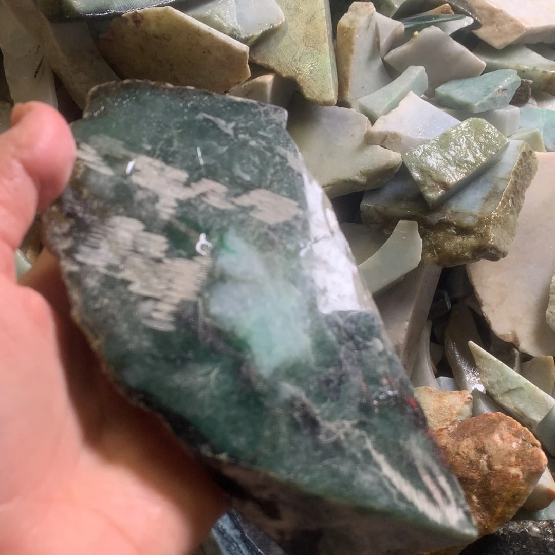 翡翠颈饰未镶嵌缅甸翡翠